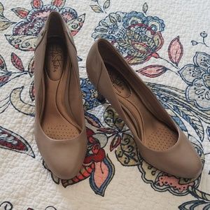 Life Stride Soft System "Lively" size 8.5M heel